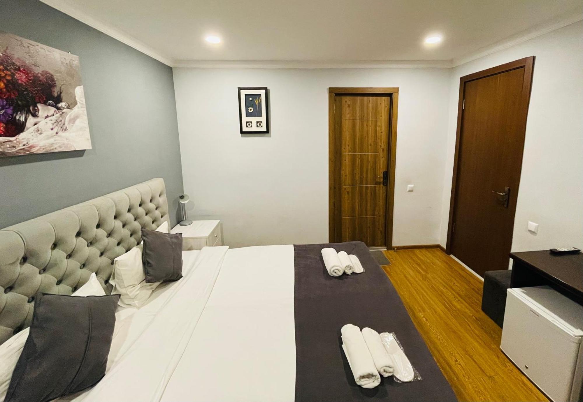 Book Hotel Tiflis Dış mekan fotoğraf